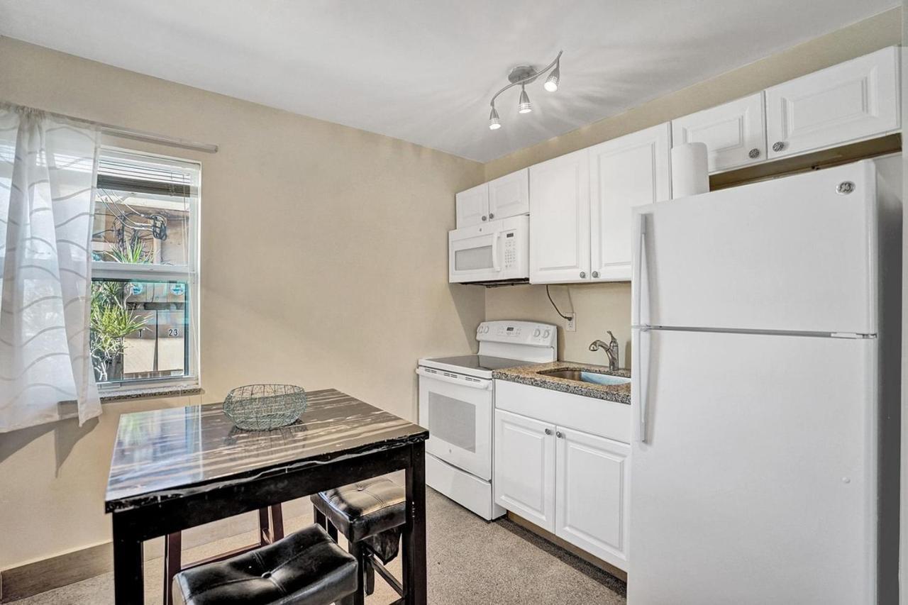 Downtown Hollywood Holiday Retreat Dania Beach Apartamento Exterior foto