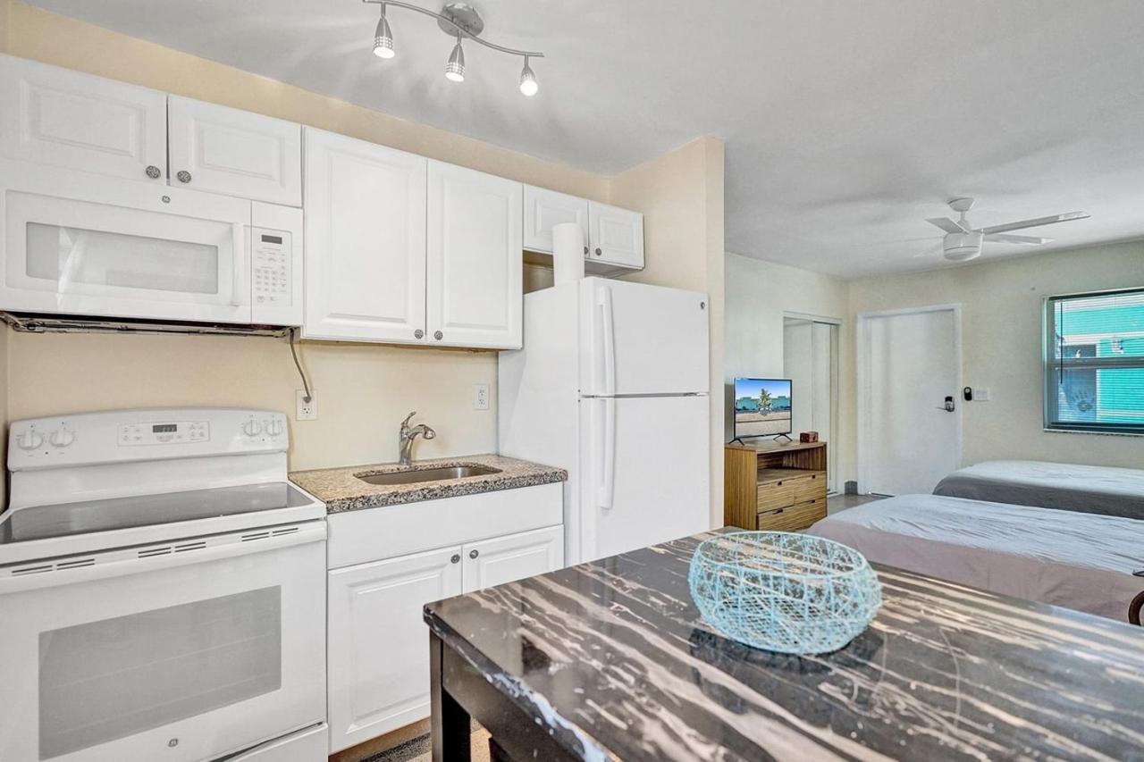 Downtown Hollywood Holiday Retreat Dania Beach Apartamento Exterior foto
